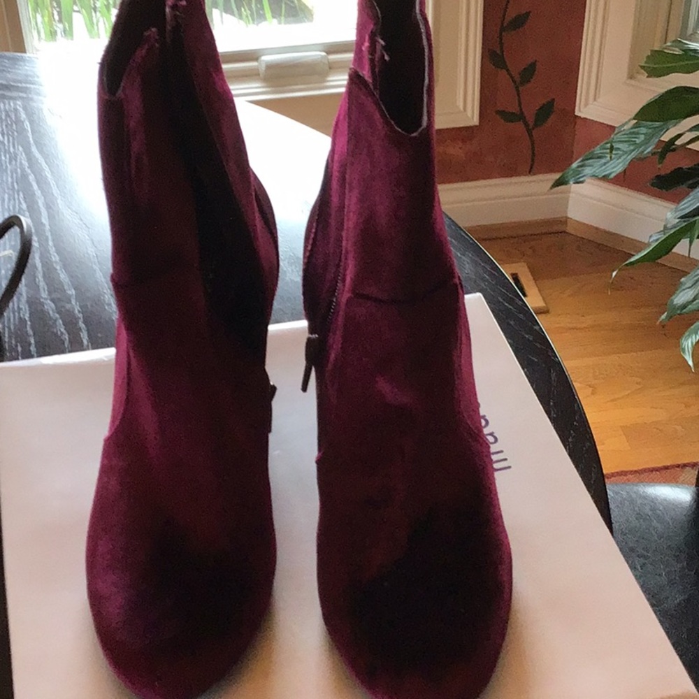 Brand new Madden Girl suede boots!